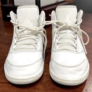 Nike Jordan shoes size is 1 Y